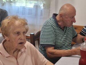 Dvanajščakovi rođendanski dernek – smeha, popevki i veselja do neba!